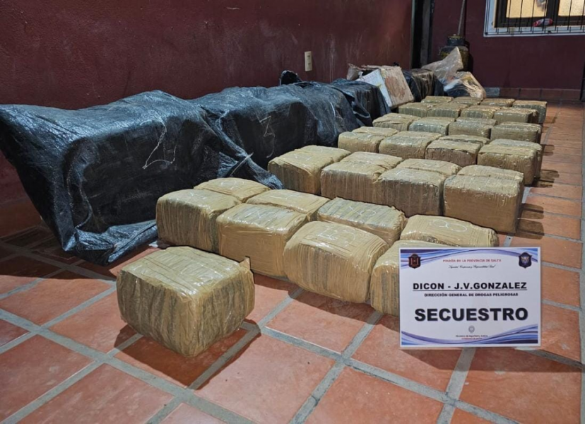 Se secuestraron más de 400 mil dosis de droga y hay tres detenidos