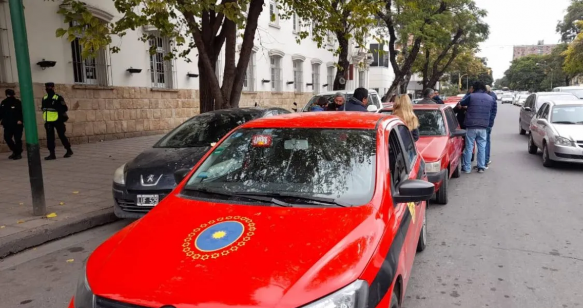 85352-inicia-el-proceso-para-incrementar-las-tarifas-de-taxis-y-remises-en-salta