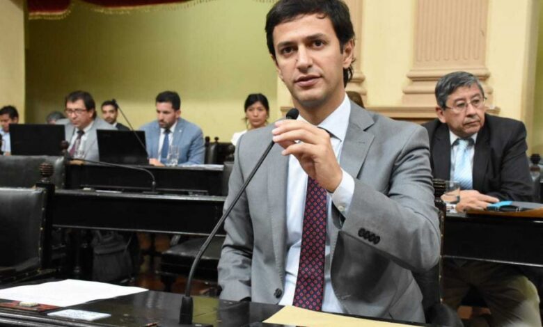 El senador Javier Mónico impulsa un proyecto que busca establecer un marco legal para las plataformas de transporte digital en todo el territorio provincial.