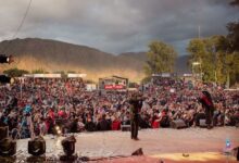 Durante la Serenata, el equipo de Bromatología se encargó de verificar que todos los puestos de comida cumplieran con las normativas de higiene y seguridad. Foto: RR SS