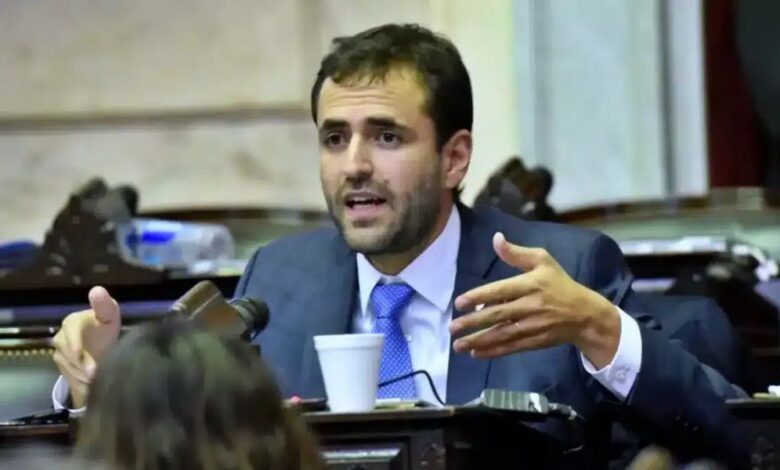 Emiliano Estrada.