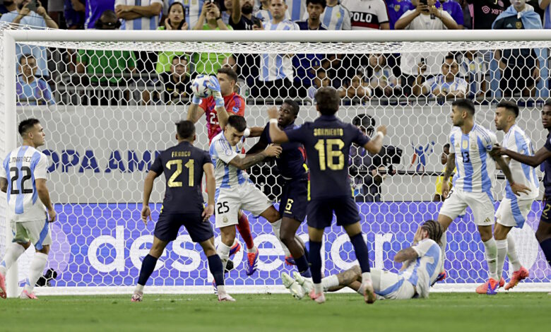 Argentina inscribió su nombre en las semifinales y despachó a Ecuador.