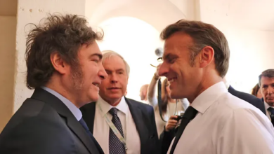 Javier Milei junto a Emmanuel Macron.