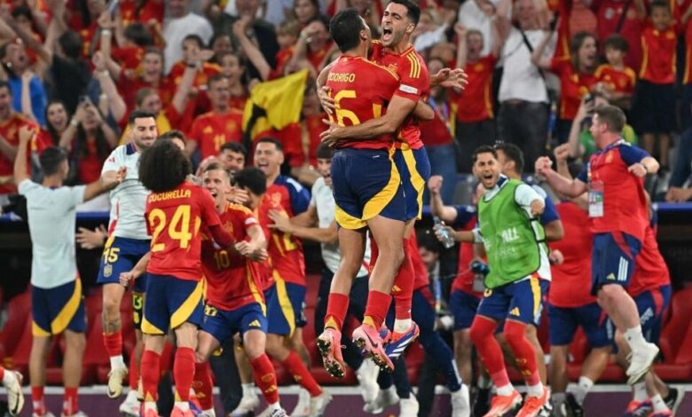 El seleccionado español celebra el pase a la final de la Eurocopa.