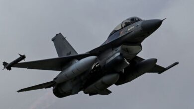 Avión de guerra F-16 se estrella en Ucrania durante combate