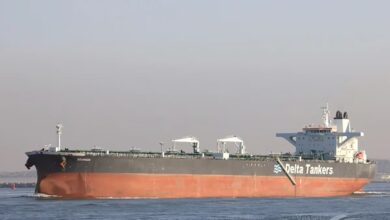 Petrolero griego atacado en el Mar Rojo representa peligro medioambiental