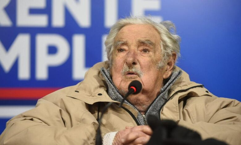 Mujica reaparece para anunciar la candidatura de Blanca Rodríguez al Senado