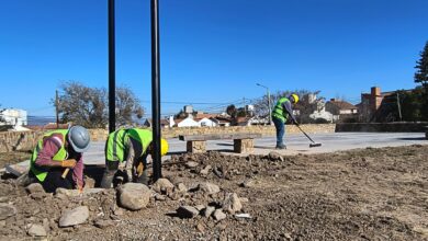 Continúan con la construcción de una plaza en las Leñas 2