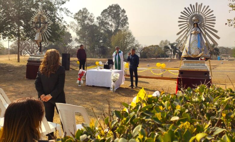 El Señor y la Virgen del Milagro visitaron el Alto Molino