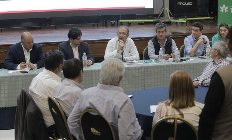 La reunión entre el gabinete e intendentes.