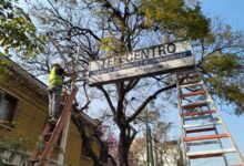 Retiraron siete carteles en desuso en Av. Sarmiento