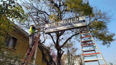 Retiraron siete carteles en desuso en Av. Sarmiento