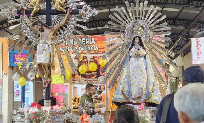 Las imágenes del Señor y de la Virgen del Milagro estarán el mercado San Miguel