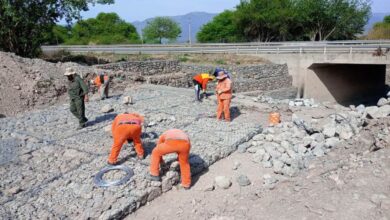 Ejecutan obras para la puesta en funcionamiento de una represa reguladora