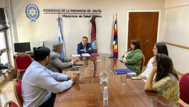 Tras firma de convenio se donó una ambulancia para Salar de Pocitos