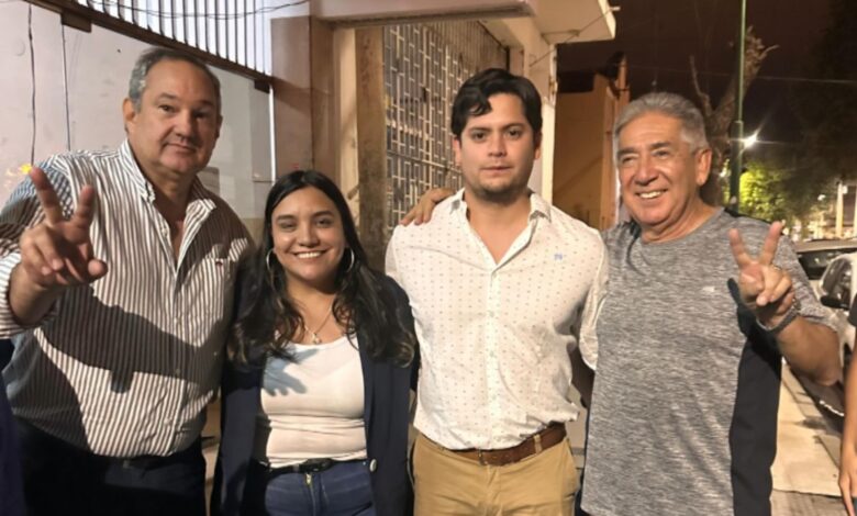 Berni junto a la nueva vice "Koky" Juárez y la conducción saliente.