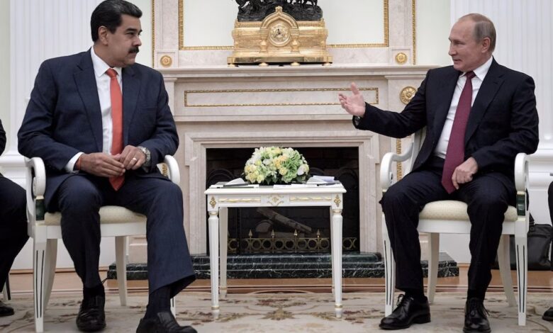 Nicolás Maduro junto a Vladimir Putin durante una de las reuniones que mantuvieron en los últimos años (Kremlin/dpa/Archivo)