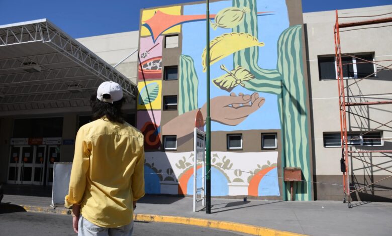 Se pintó un mural en la Terminal de ómnibus de Salta