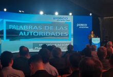 El gobernador Gustavo Sáenz en la inauguración de la planta.