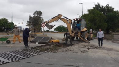 Se acondiciono la reja de captación de agua en la avenida Banchik