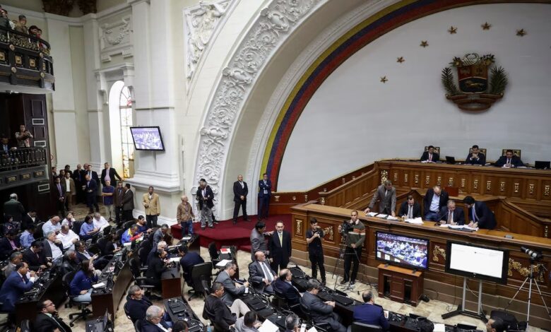 El Parlamento de Venezuela aprobó el proyecto que busca romper relaciones diplomáticas y comerciales con España (EFE)