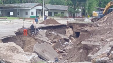 Canal pluvial hundido en Mosconi.