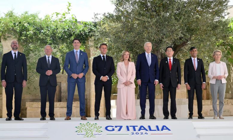 Foto de familia de los líderes del G7 en la última cumbre del grupo (EFE/EPA/ETTORE FERRARI)