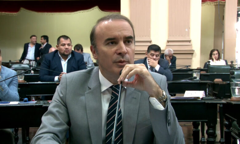 Enrique Cornejo resultó reelecto como senador por el departamento General Güemes.