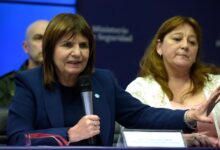 Patricia Bullrich, junto a Griselda, la madre del gendarme Nahuel Agustín Gallo