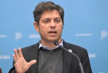 El gobernador Axel Kicillof habla en conferencia de prensa