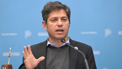 El gobernador Axel Kicillof habla en conferencia de prensa