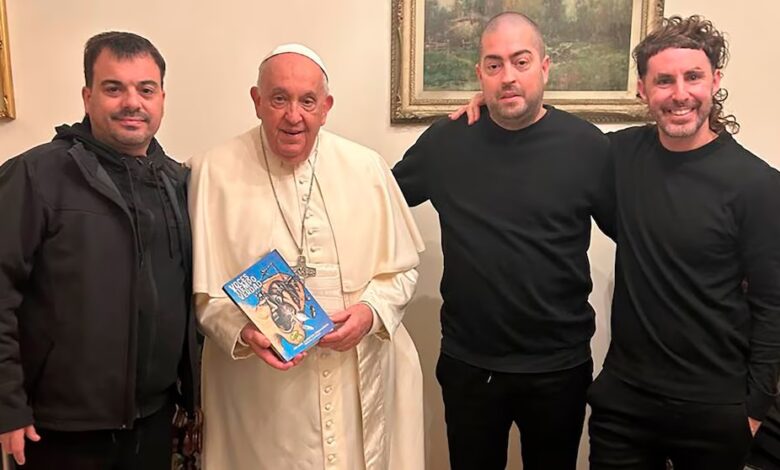 Luis Lamas, el Papa Francisco, Pato Fontanet y Juano Falcone, en la audiencia privada en el Vaticano (Gentileza Roberto Carles)