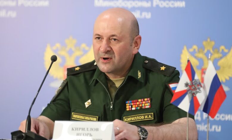 El mayor general Igor Kirillov, jefe de las Fuerzas de Defensa Nuclear, Biológica y Química de Rusia, durante una conferencia de prensa (AP Foto, archivo)