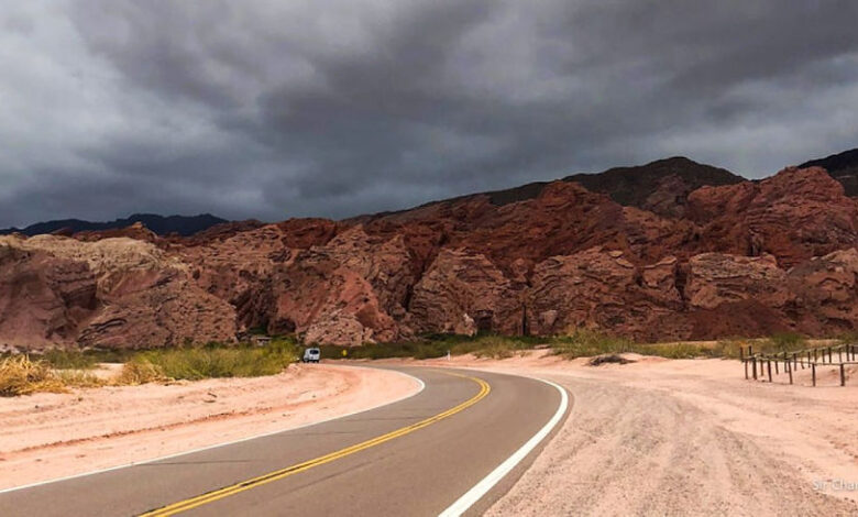 Fuertes lluvias afectaron el estado de las rutas N°68 y 40