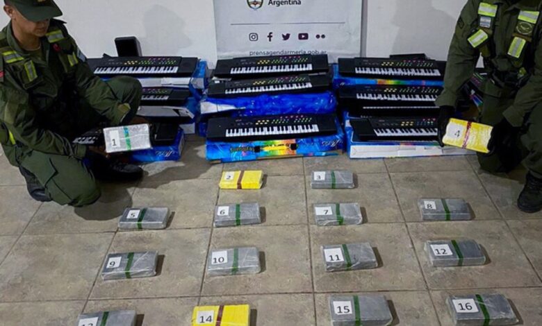 Fue detenida con 18 kilos de cocaína en teclados musicales