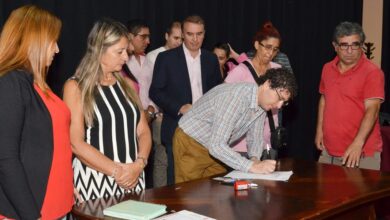 Güemes: 9 familias reciben sus escrituras y 14 iniciarán trámites