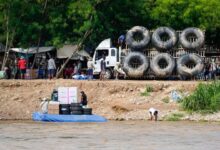 Zigaran denunció que cinco camiones bolivianos asisten a los gomenes que entran y salen por la frontera de Aguas Blancas.