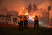 El voraz incendio en las colinas de Hollywood amenaza el emblemático Paseo de la Fama: hay alerta amarilla de evacuación. Foto: Reuters