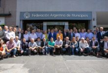 La Federación Argentina de Municipios (FAM).