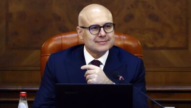 Renuncia del primer ministro serbio tras protestas masivas por corrupción