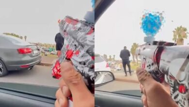 Jóvenes utilizan las armas recreativas en la calle. Foto: Minuto 1