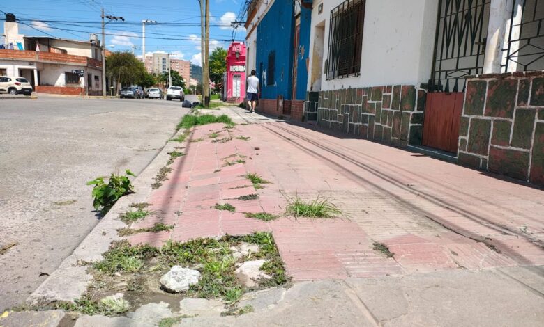 Veredas en el centro salteño.