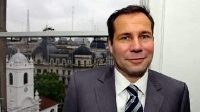El fiscal Alberto Nisman sonríe en una foto tomada en octubre de 2006 (EFE / Cézaro de Luca)