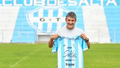 El ex DT de Racing Club pone primera en el “Albo” esta tarde.