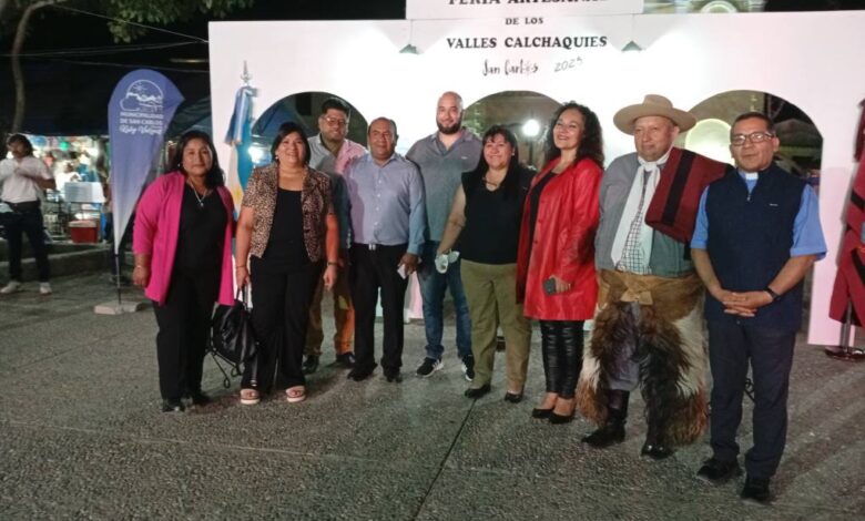 San Carlos inauguró su tradicional "Feria Artesanal de los Valles Calchaquíes"