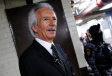 La Corte Suprema de Guatemala suspendió la resolución que buscaba devolver a prisión al periodista José Rubén Zamora (REUTERS/Josue Decavele)