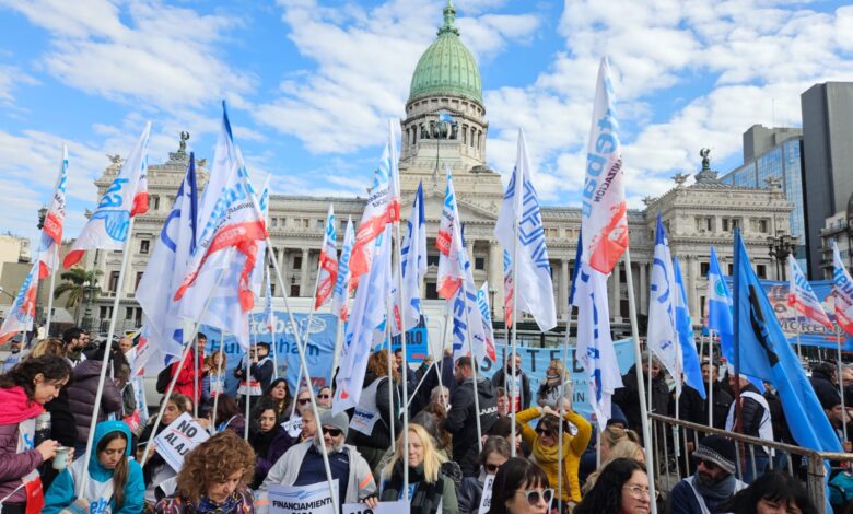 Gremios docentes exigen la reapertura de paritarias nacionales