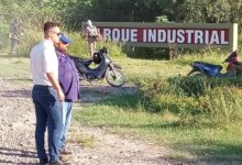 La Municipalidad de Güemes inició un plan de mantenimiento y control de malezas, enredaderas y vegetación en los espacios verdes del Parque Industrial de la localidad. Foto: Municipalidad de Gral. Güemes