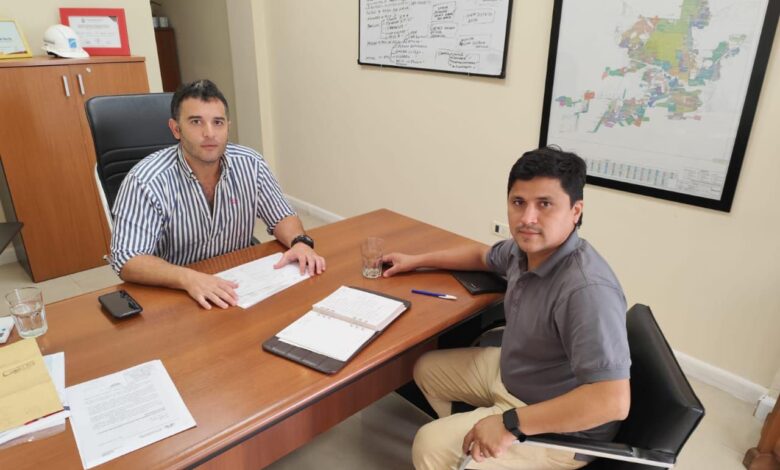 El viernes pasado, el secretario de Gobierno, Francisco Nieva, se reunió con Ignacio Jarsún, presidente de Aguas del Norte. Foto: Municipalidad de Güemes