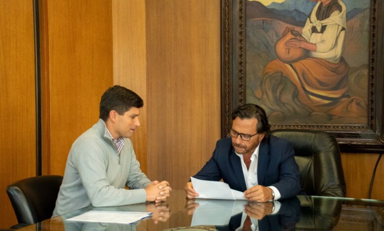 El gobernador Gustavo Sáenz y el intendente de San Ramón de la Nueva Orán, Baltasar Lara Gros, mantuvieron un encuentro para definir acciones de gestión. Foto: Gobierno de Salta